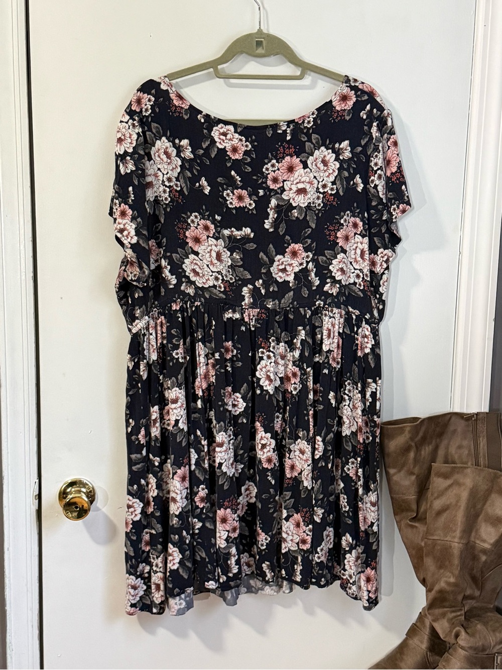 Torrid Size 3 Navy Floral Babydoll Skater Dress with Pink Flowers - Picture 3 of 7